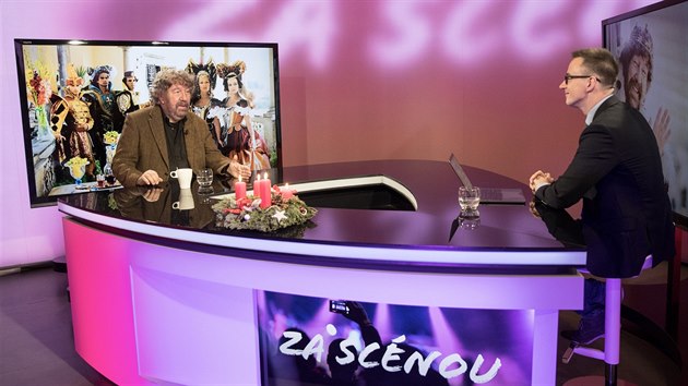 Re�is�r Zden�k Tro�ka v kulturn�m magaz�nu Za sc�nou.