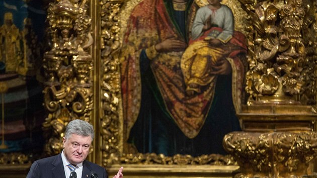 Na Ukrajin vznikla nov pravoslavn nrodn crkev. Synodu se zastnil i ukrajinsk prezident Petro Poroenko. (15. prosince 2018)