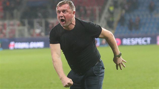 Plzesk kou Pavel Vrba slav ped kotlem fanoukm vhru na AS m v Lize mistr.