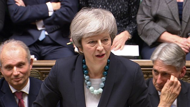 Britsk premirka Theresa Mayov pi vstoupen v parlamentu (10. 12. 2018)