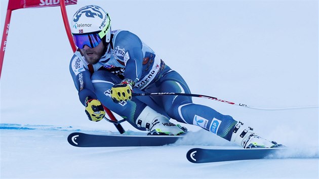 Norsk lya Kjetil Jansrud  v superobm slalomu ve Val Garden.