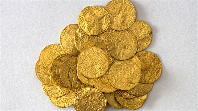 Nalezené mince pocházejí zřejmě z tehdejších Uher.
