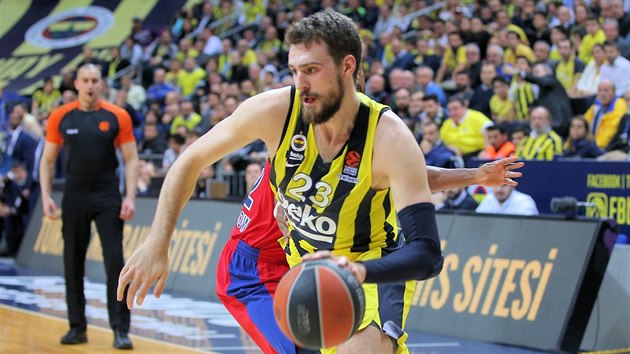 Marko Guduri z Fenerbahce to na ko CSKA Moskva.