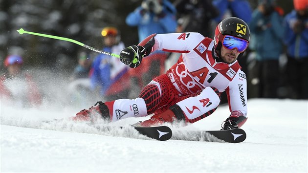 Rakousk lya Marcel Hirscher na trati obho slalomu v Saalbachu.