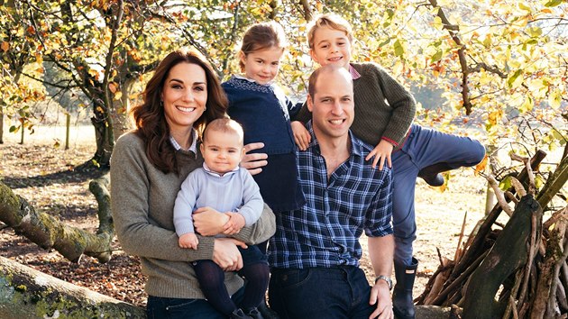 Princ William, vévodkyně Kate a jejich děti princ George, princezna Charlotte a princ Louis v sídle Anmer Hall v Norfolku (2018)