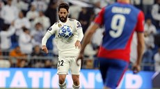 Mí s citem zpracovává záloník Isco z Realu Madrid.