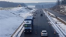 Loni v prosinci mezi evtínem a Borkem na eskobudjovicku oteveli první polovinu dálnice D3.