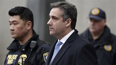 Bývalý právník amerického prezidenta Donalda Trumpa Michael Cohen odchází ze...