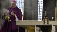 Nový apotolský nuncius Charles Balvo slouil 16. prosince 2018 v katedrále sv....