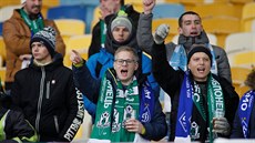 Jablonetí fanouci na tribun Olympijského stadionu v Kyjev pi utkání...