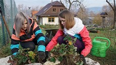 V areálu Valaského ekocentra ve Valaském Meziíí budují nadenci Zahradu...