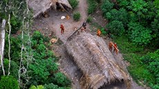 Domorodý kmen u eky Xinane v brazilském stát Acre se brání ípy proti...