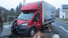 �idi� nákladního vozu p�i projí�d�ní Libivou rozhodilo trojité kýchnutí....