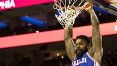 Amir Johnson z Philadelphie pi smei