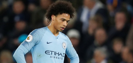 Hvzda Manchesteru City Leroy Sané po stedení prohe s Leicesterem.