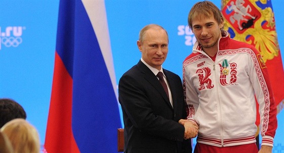 Po zlatu ve tafet v Soi 2014 gratuloval ipulinovi i prezident Putin.