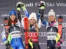 Stupn vítzek ze slalomu v Courchevelu. Zleva: Petra Vlhová ze Slovenka,...