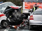 Na Bruntálsku se srazilo osobní auto se sanitkou, zemeli dva lidé