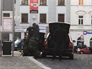 Policie zasahuje na n�m�st� v P��brami, kde v jedn� z m�stn� bank dr��...