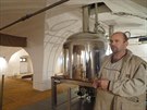 Jan Kotou� ve sv�m minipivovaru