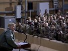 Donald Trump mluví k vojákům USA  na základně Al Asad v Iráku při jeho...