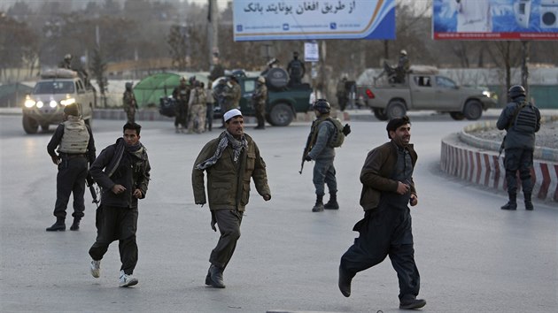 Lid prchaj od msta vbuchu v afghnskm Kbulu.