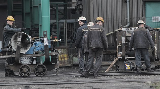 D�l �SM Stonava sever, kde se stalo d�ln� ne�t�st�, p�i kter�m zahynulo 13 hav���. Z�chran��i odv�tr�vaj� zavalen� d�ln� chodby. (21.12.2018)