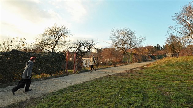 Konec zahrádkářů. Na Žlutém kopci v Brně vyrostou domy v zeleni a park -  iDNES.cz