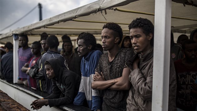 Do jihošpanělského přístavu u města Algeciras v pátek ráno dorazila loď nevládní organizace Open Arms s více než třemi stovkami migrantů. Na lodi je 139 nezletilých a 70 žen (28.12.2018).