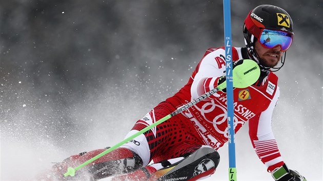 Marcel Hirscher ve slalomu v Saalbachu-Hinterglemmu.