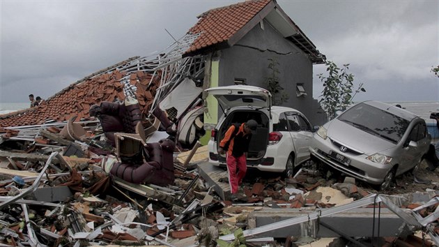 Indonsie se potk s nsledky tsunami (23. 12. 2018)