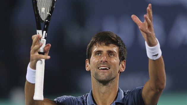 Novak Djokovi jako vtz exhibinho podniku v Ab Zab