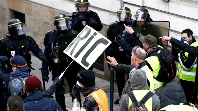 Protesty žlutých vest ve Francii. (22. listopadu 2018)