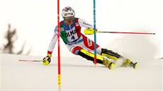 Daniel Yule na trati slalomu v Madonn di Campiglio.