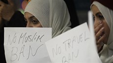 Ne zákazu vstupu muslim� do zem�. Administrativa amerického prezidenta Donalda...