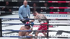 Momentka z boxerského duelu Marpo vs. Rytmus v praské O2 aren.