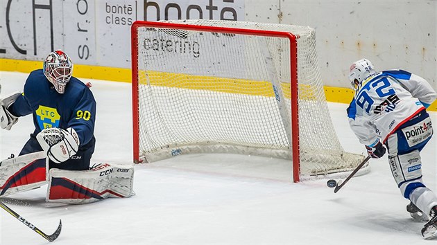 Do odkryt pardubick branky skruje Petr Holk z Komety Brno.