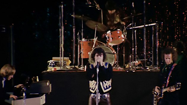 Záběr z koncertu The Doors na Hollywood Bowl v roce 1968.