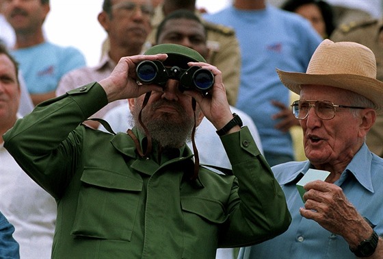 José Ramon Fernandez (vpravo) s kubánským prezidentem Fidelem Castrem (vlevo).