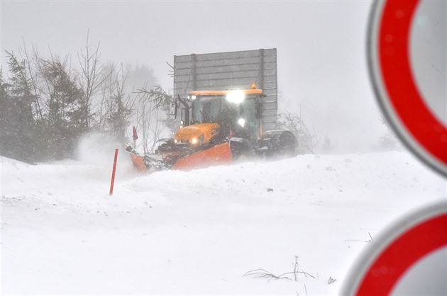 Meteorologové varují před silným větrem, sníh s deštěm zvýší hladiny řek