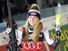 Amerianka Mikaela Shiffrinová oslavuje své vítzství ve slalomu v Záhebu.