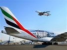 Airbus A380 společnosti Emirates v barvách fotbalového klubu Real Madrid poprvé...