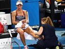 Ukrajinská tenistka 	Lesja Curenková se nechává oetovat ve finále turnaje v...