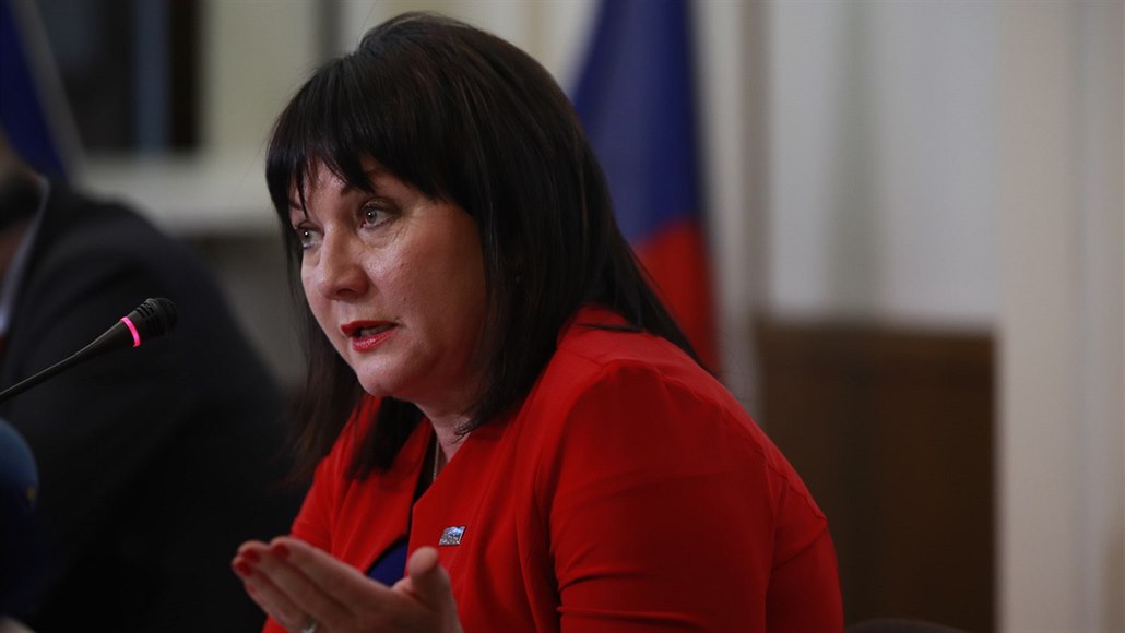 Ministryn� financí Alena Schillerová získala o procento d�v�ry mén� ne� Mlá�ová...