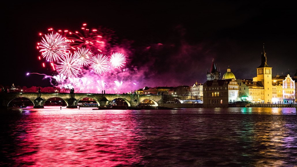 Novoroční ohňostroj v Praze v roce 2018