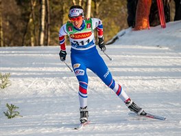 Kateřina Razýmová na trati závodu v běžeckém lyžování v Novém Městě na Moravě