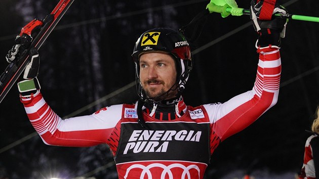 Rakuan Marcel Hirscher se raduje z vtzstv ve slalomu v zvod Svtovho pohru v Zhebu.