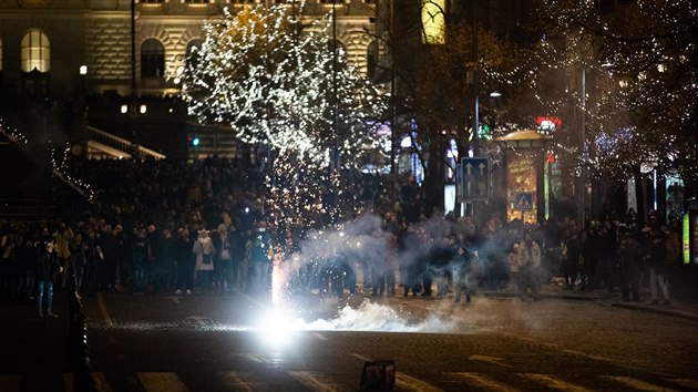 Tisce lid v centru Prahy slavily pchod roku 2019. (1. ledna 2019)