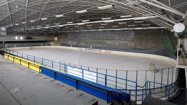 V aréně jsou dvě ledové plochy.