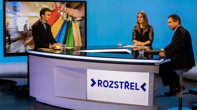 Mluv�� �esk� obchodn� inspekce Ji�� Fr�hlich (vlevo) a pr�vn�k Tom� Pelik�n v diskusn�m po�adu iDNES.cz Rozst�el. (7. ledna 2019)